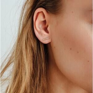 Aurate Midi Diamond Bar Earring - One Size White